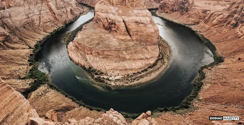 Which of these symbols is often considered a talisman for good luck